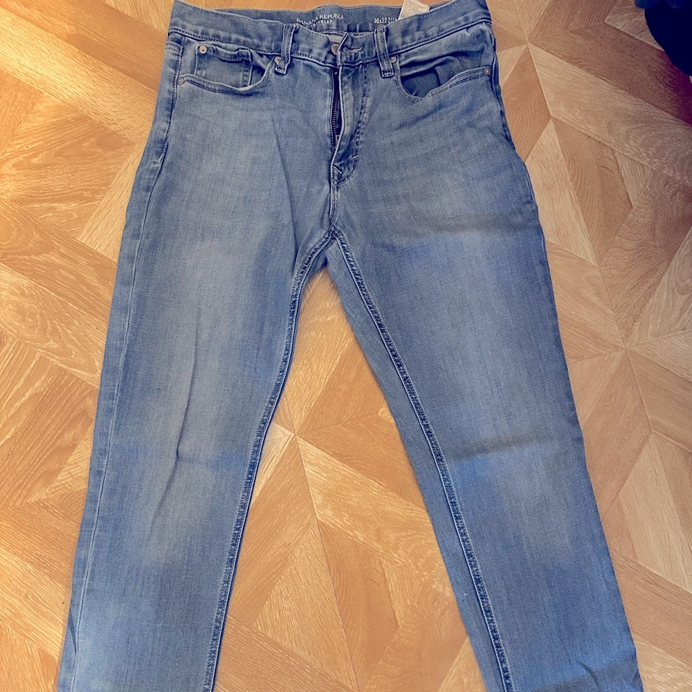 Banana Republic Skinny Fit Traveler Light Wash Denim 30x32